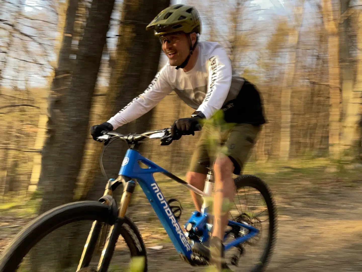 Philipp Heck mit Mondraker Neat RR SL Wienerwald HeckAntrieb Bikes + Service Mountainbiker
