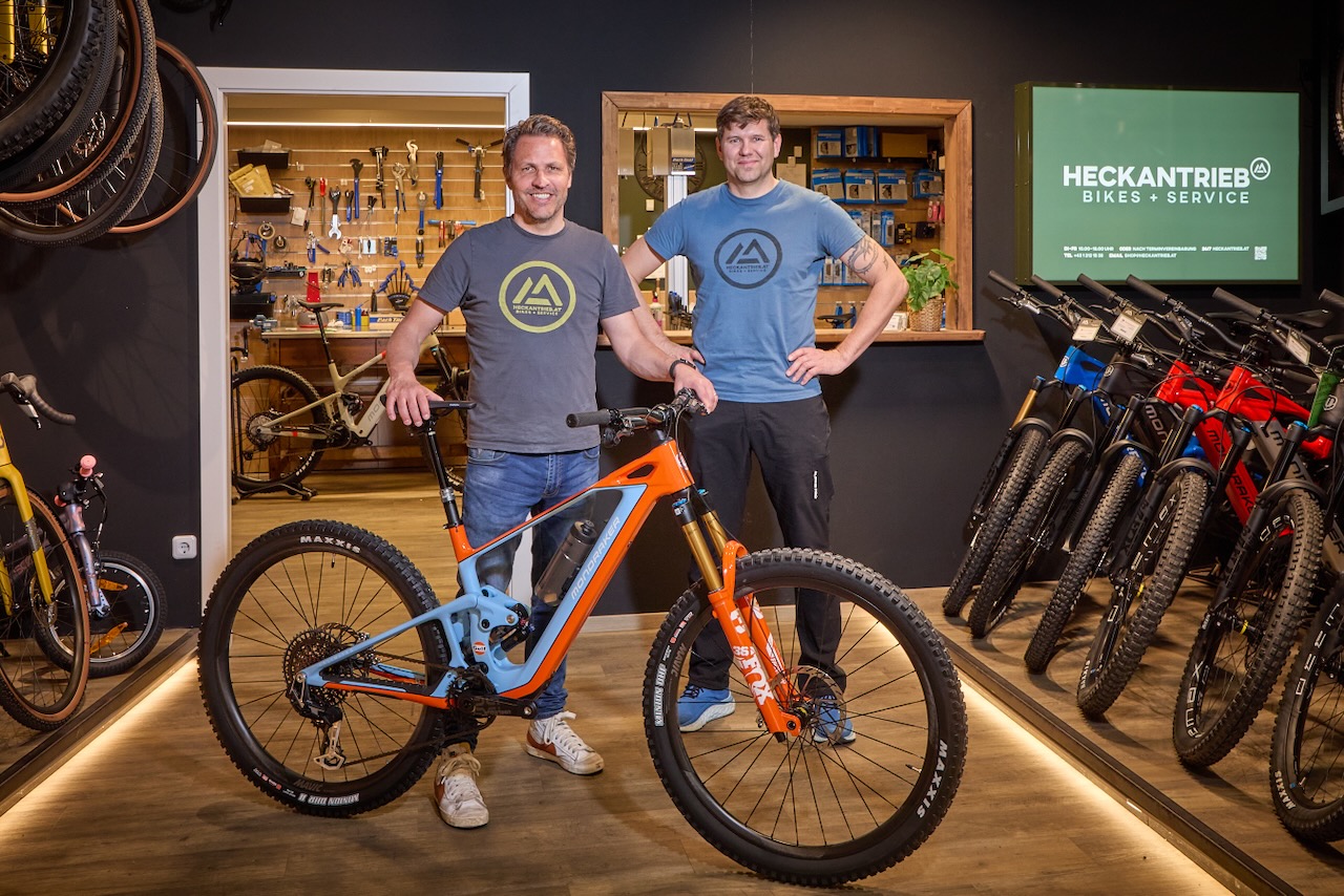HeckAntreib Bikes + Service Mondraker Scott Nicolai Unno Enve Service für alle Bike Marken Fahrrad