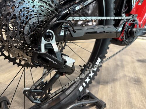 Mondraker Level R mit Bosch CX und RockShox ZEB