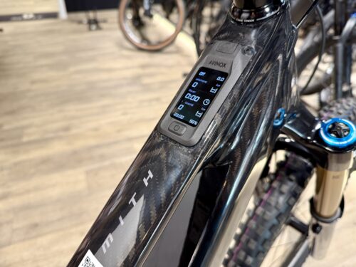 Unno Mith Pro DJI Avinox Fox Factory High-End E-Enduro bei HeckAntrieb