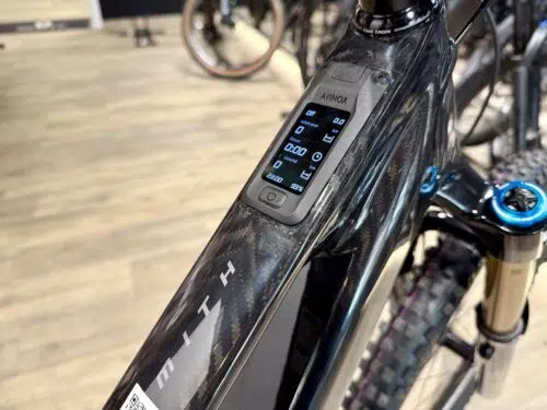 Unno Mith Pro DJI Avinox Fox Factory High-End E-Enduro bei HeckAntrieb