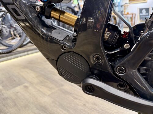 Unno Mith Pro DJI Avinox Fox Factory High-End E-Enduro bei HeckAntrieb