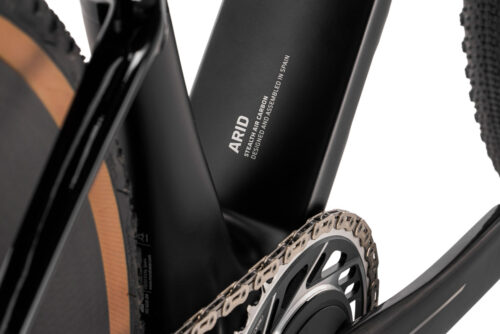 https://www.heckantrieb.at/wp-content/uploads/2025/08/Arid-carbon-7.jpg