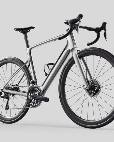 Das neue SCOTT Fastlane 20 mit Carbonrahmen, 11,1 kg, TQ HPR40 Motor & Shimano Di2 jetzt bei HeckAntrieb Bikes + Service in Wien vorbestellen.