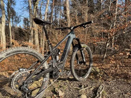 High Pivot Hinterbau & DJI Avinox E‑Antrieb: Entdecke jetzt Forbidden Bikes bei HeckAntrieb in Wien – Probefahrt & Testbike im Shop verfügbar