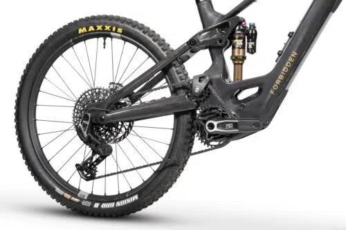 Forbidden Druid e Avinox M2S Fox Podium