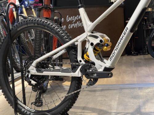Mondraker präsentiert mit ANARK und KAOZ zwei neue Bikes für Bikepark, Freeride und Dirt Jump. Alle Infos zu den neuen Gravity-Modellen