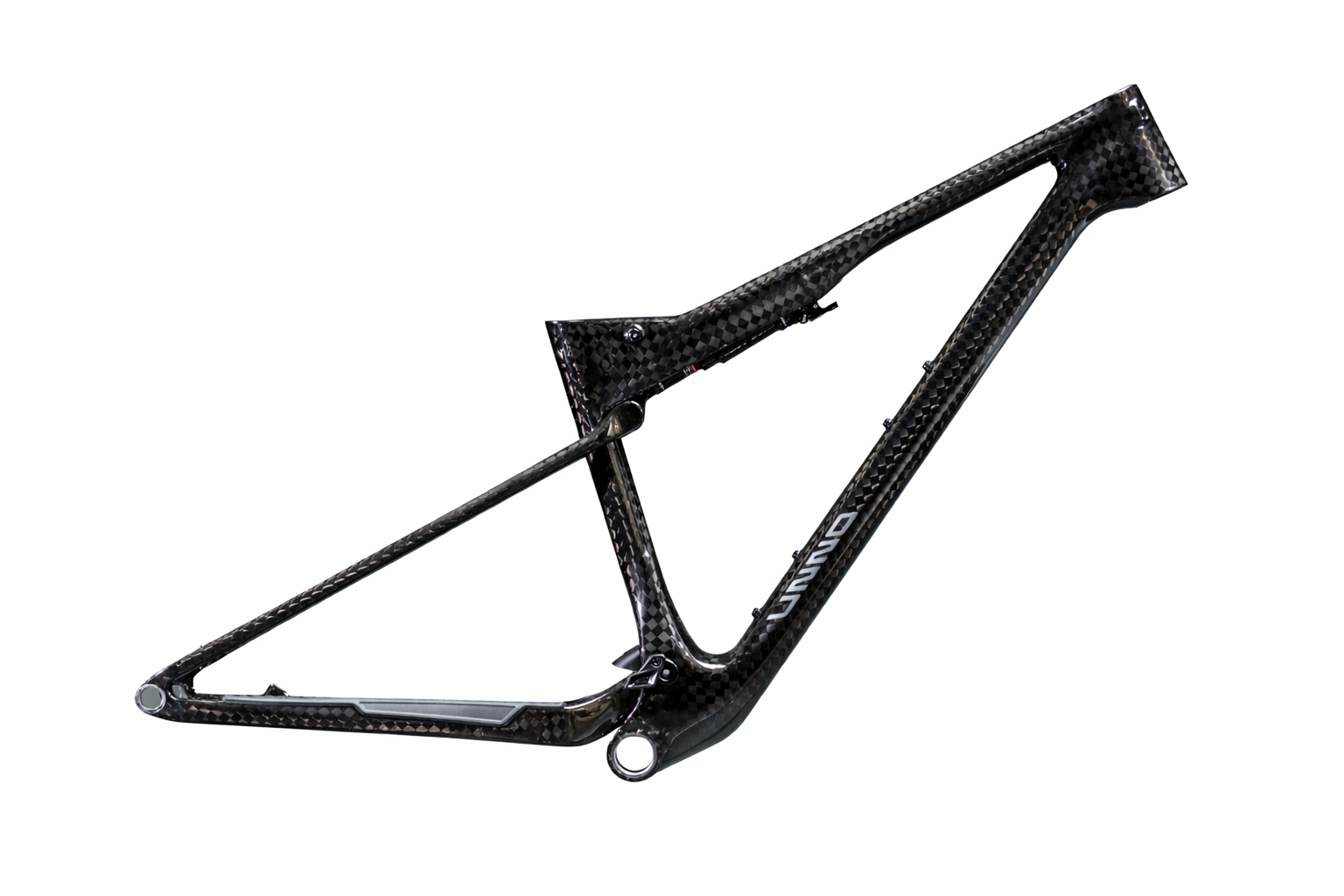 Das UNNO HORN Frameset wiegt nur 1,86 kg inklusive RockShox SIDLuxe Ultimate Dämpfer. Moderner Carbon-XC-Rahmen mit 110 mm Federweg, progressiver Geometrie und maximaler Trail-Kompetenz.